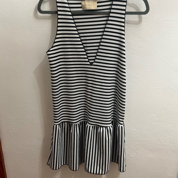 The LDRS Black and White Stripe Mini Dress or Tunic Top - Picture 1 of 3
